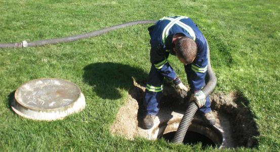 What Causes a Clogged Septic Tank